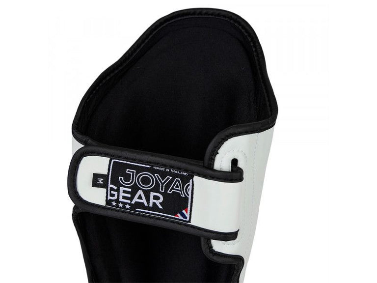 Joya Gear Shin Guards Strike White