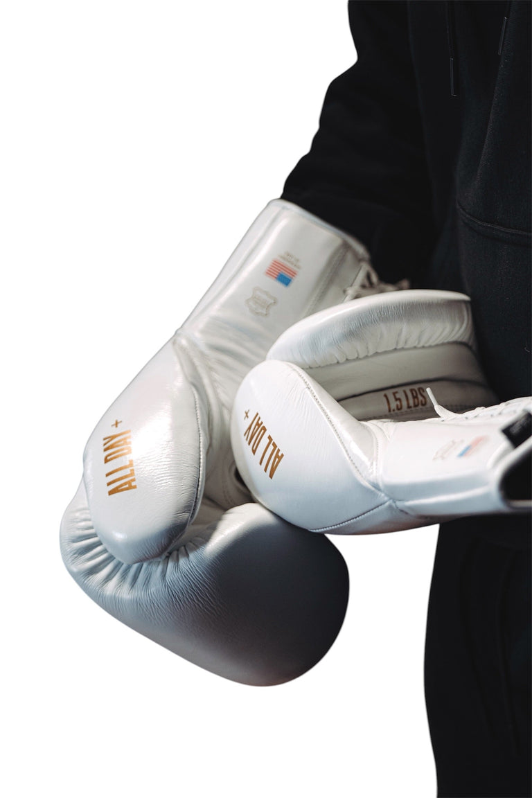 Hit N Move Bag and Conditioning Boxing Gloves 1.5lbs Conditioning White/Gold
