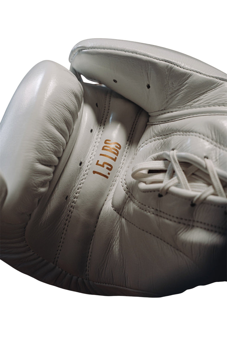Hit N Move Bag and Conditioning Boxing Gloves 1.5lbs Conditioning White/Gold