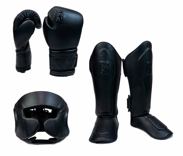 Rumble R-Line Pro Set Black with Headguard