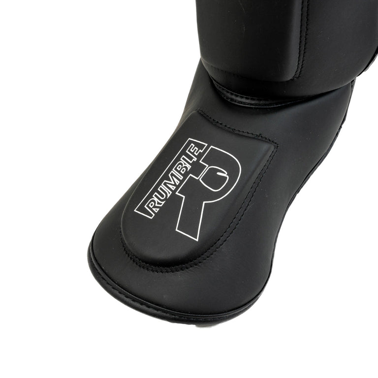Rumble Shin Guards Evolve Black/White