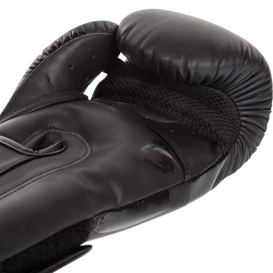 Venum Kickboxing Set Boxing Glove Elite Black/Black + Shin Guard Challenger Black/Black