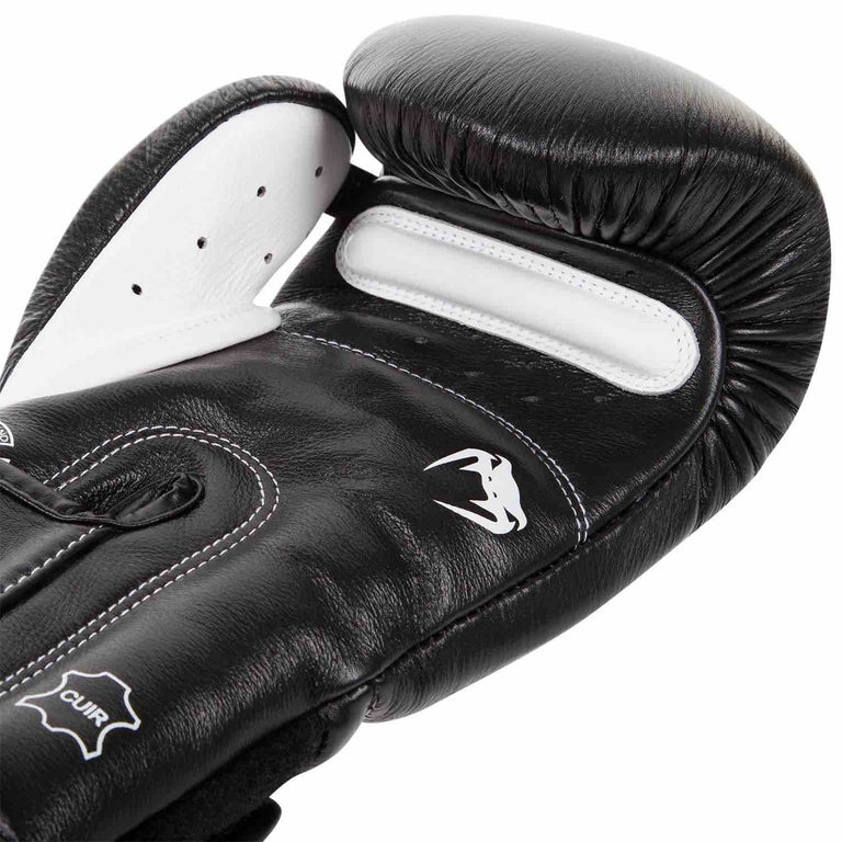 Venum Boxing gloves Giant 3.0 Leather Black/White