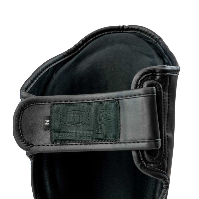Rumble Shin guards Exclusive Black-Black 2.0