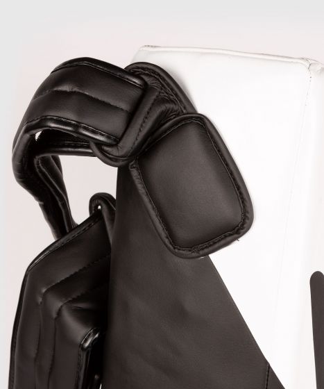 Venum Strike Pad Shoulder/Hip Belt